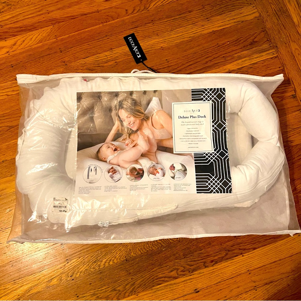 Dock a Tot Deluxe + in White